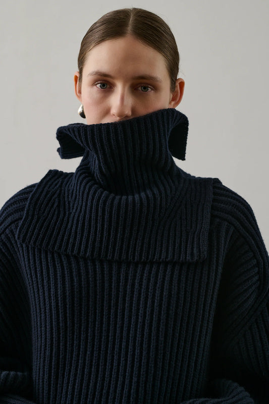 Gad Ribbed Collar in Navy