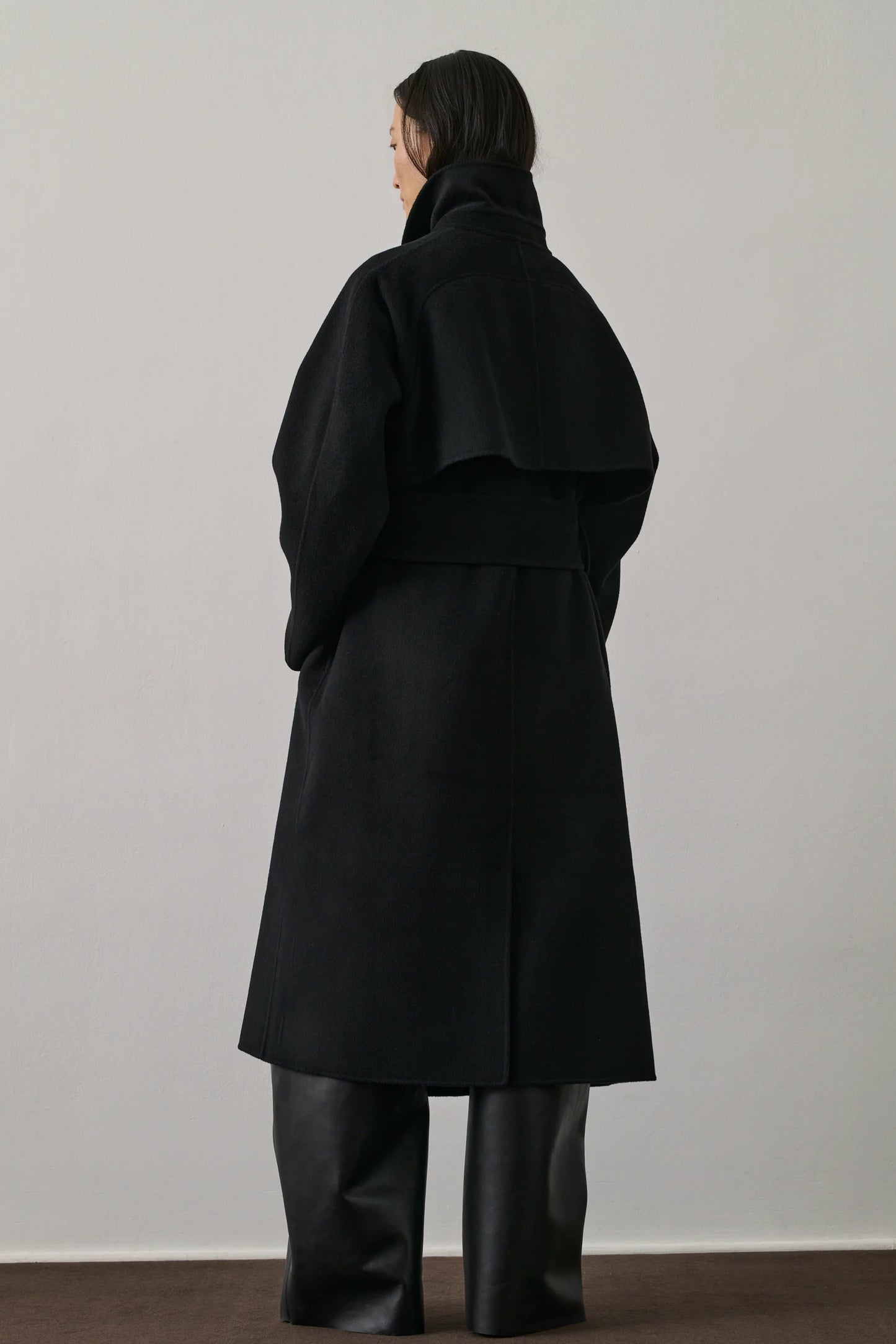 Stanisla Cashmere Coat in Black