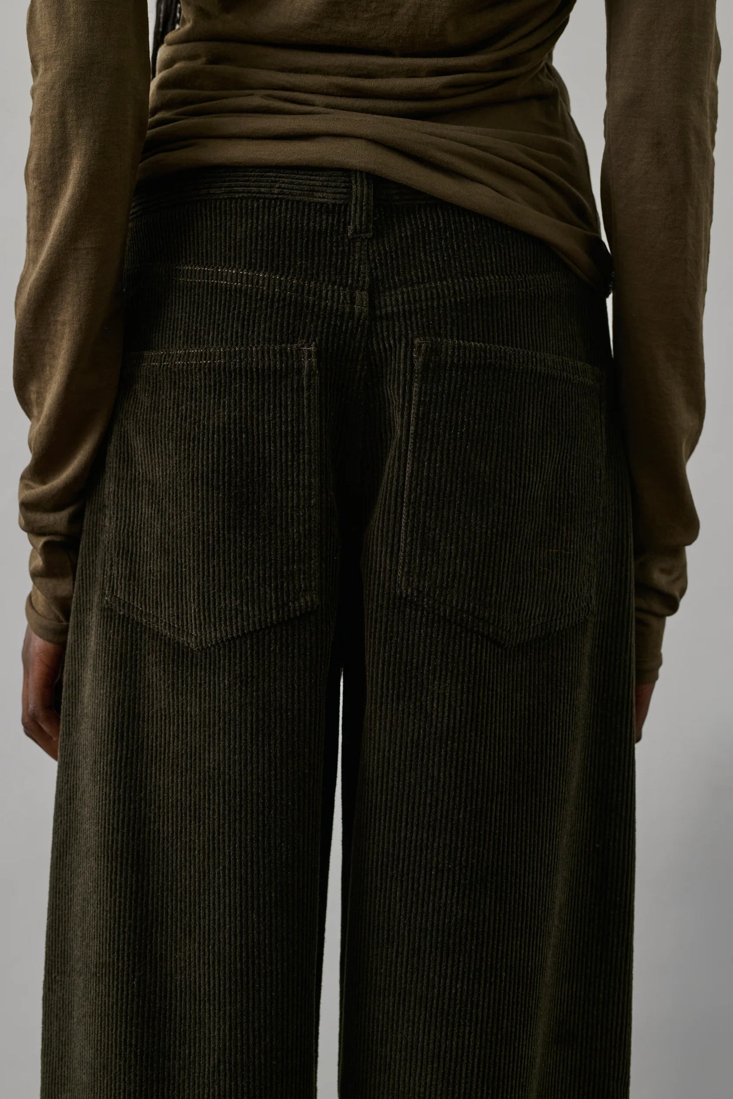 Gunther Corduroy Trousers in Ebony
