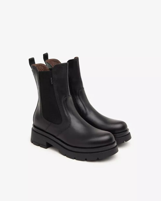 Chelsea Boot in Black Leather