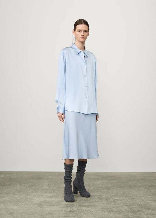 Long Sleeved Button-Up Shirt in Surf