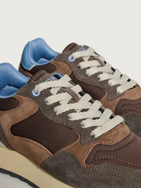 City Amsterdam Sneakers in Brown
