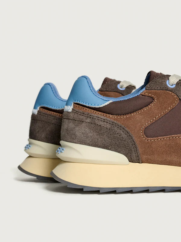 City Amsterdam Sneakers in Brown
