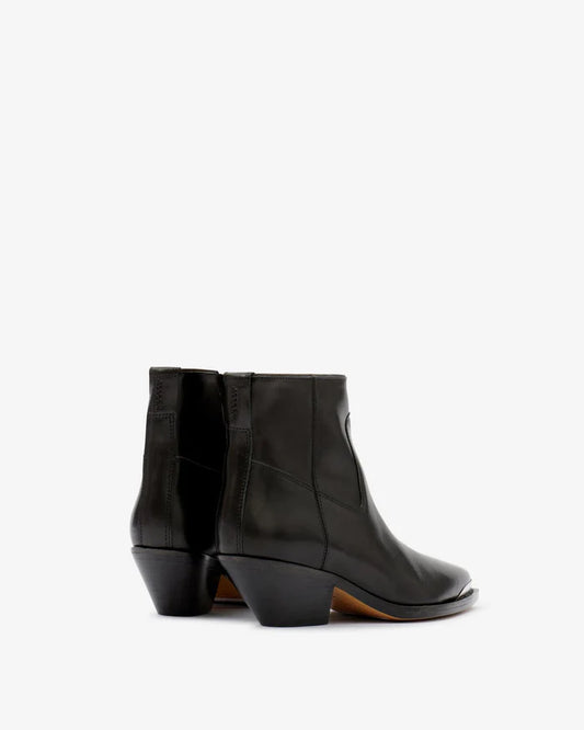 Adnae Boot in Black