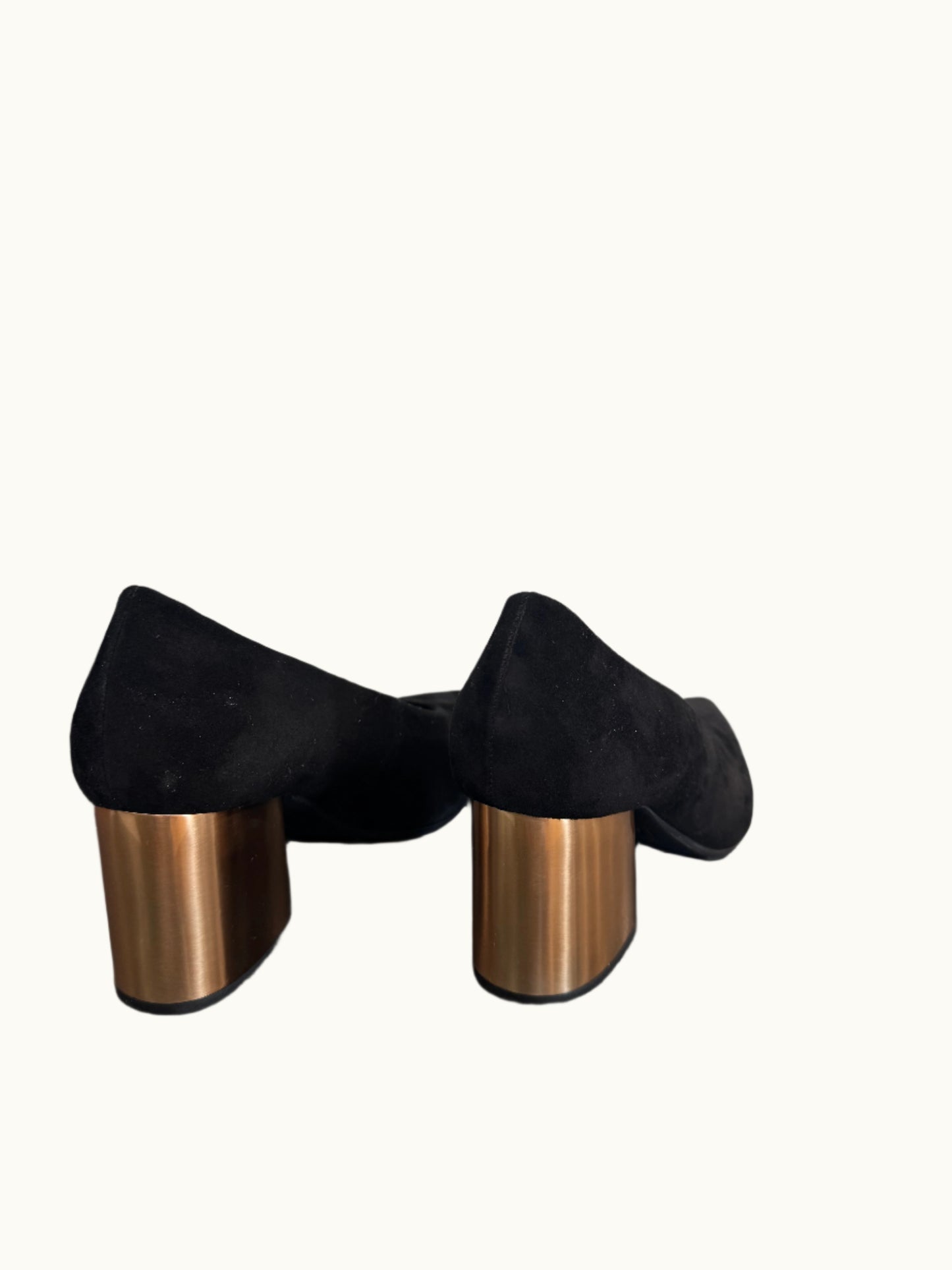 Noria Block Heel Shoe in Black Suede