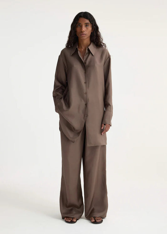 Signature Elongated Silk Shirt in Taupe