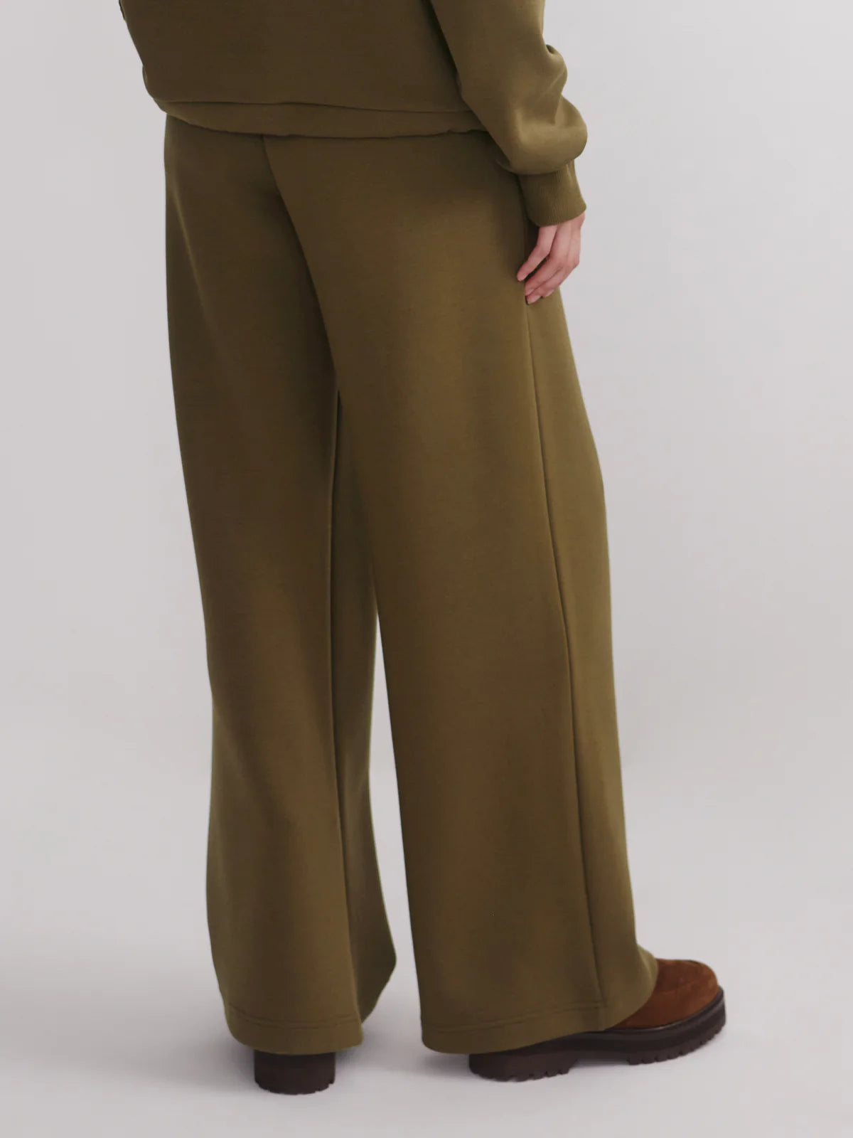 The Extra Wide Leg Pant 29.5" in Military Olive