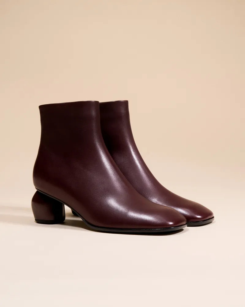 Tadao Boots with Square Toe and Low Heel In Burgundy Leather
