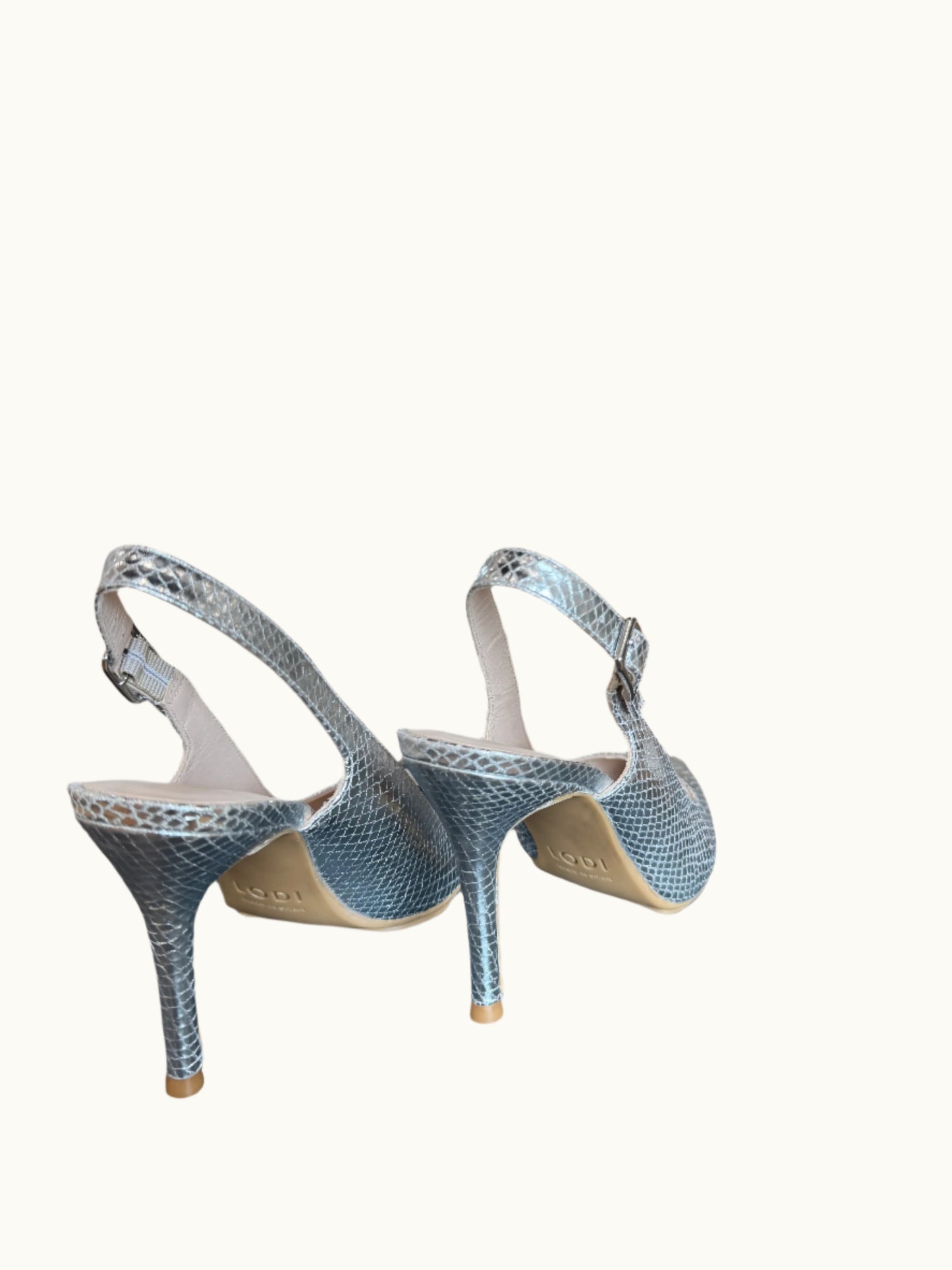 Serica Heel in Loki Plata