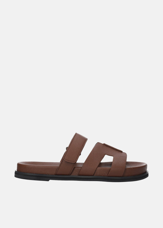 Mindy Flat Sandal in Brown