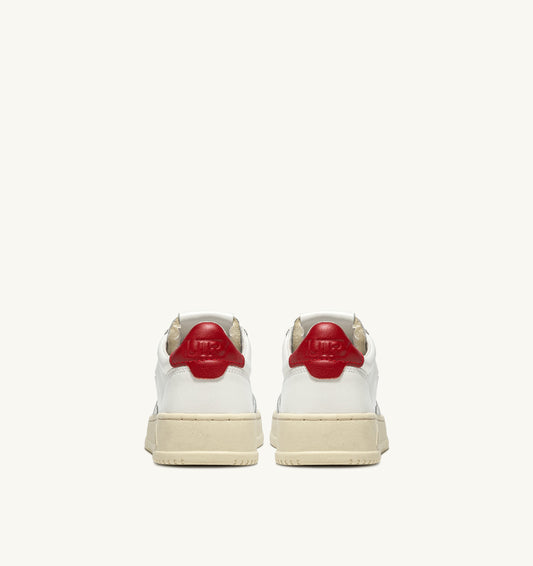 Medalist Low Sneaker in Cardinal