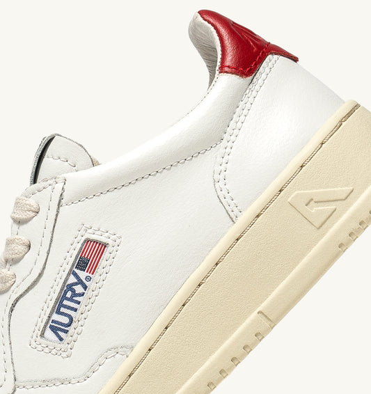 Medalist Low Sneaker in Cardinal