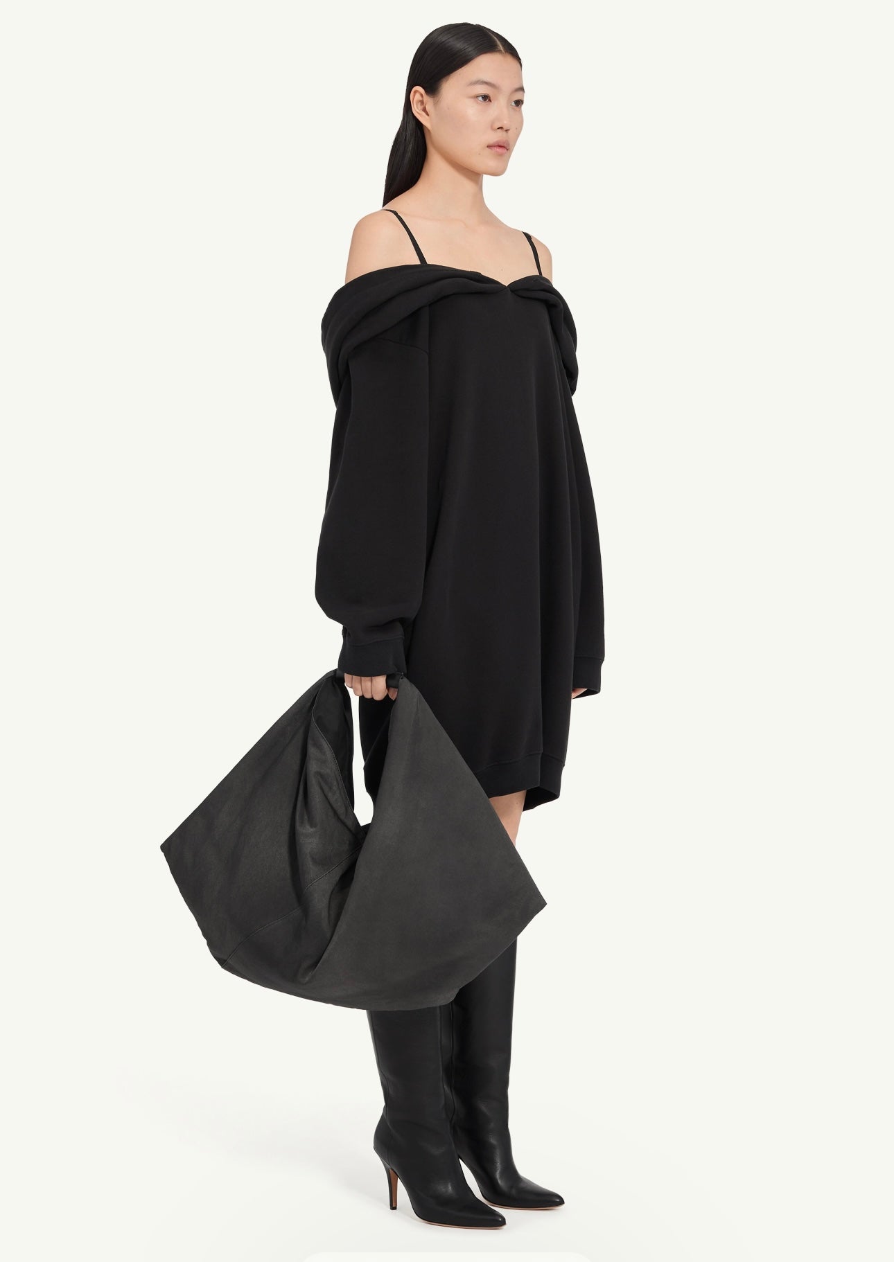 Sweatshirt Dress in Black