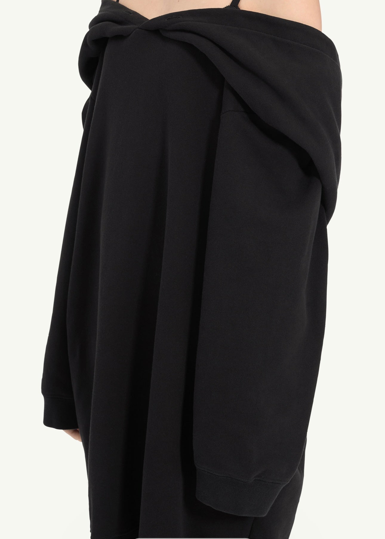 Sweatshirt Dress in Black