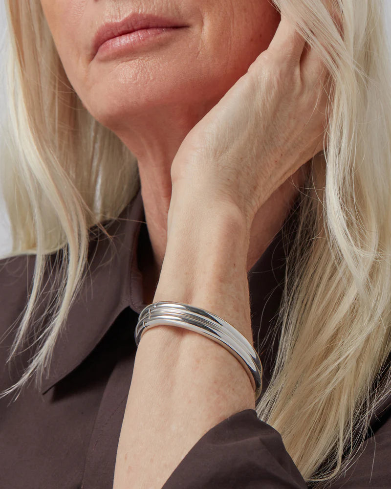 Gia Bangle in Silver