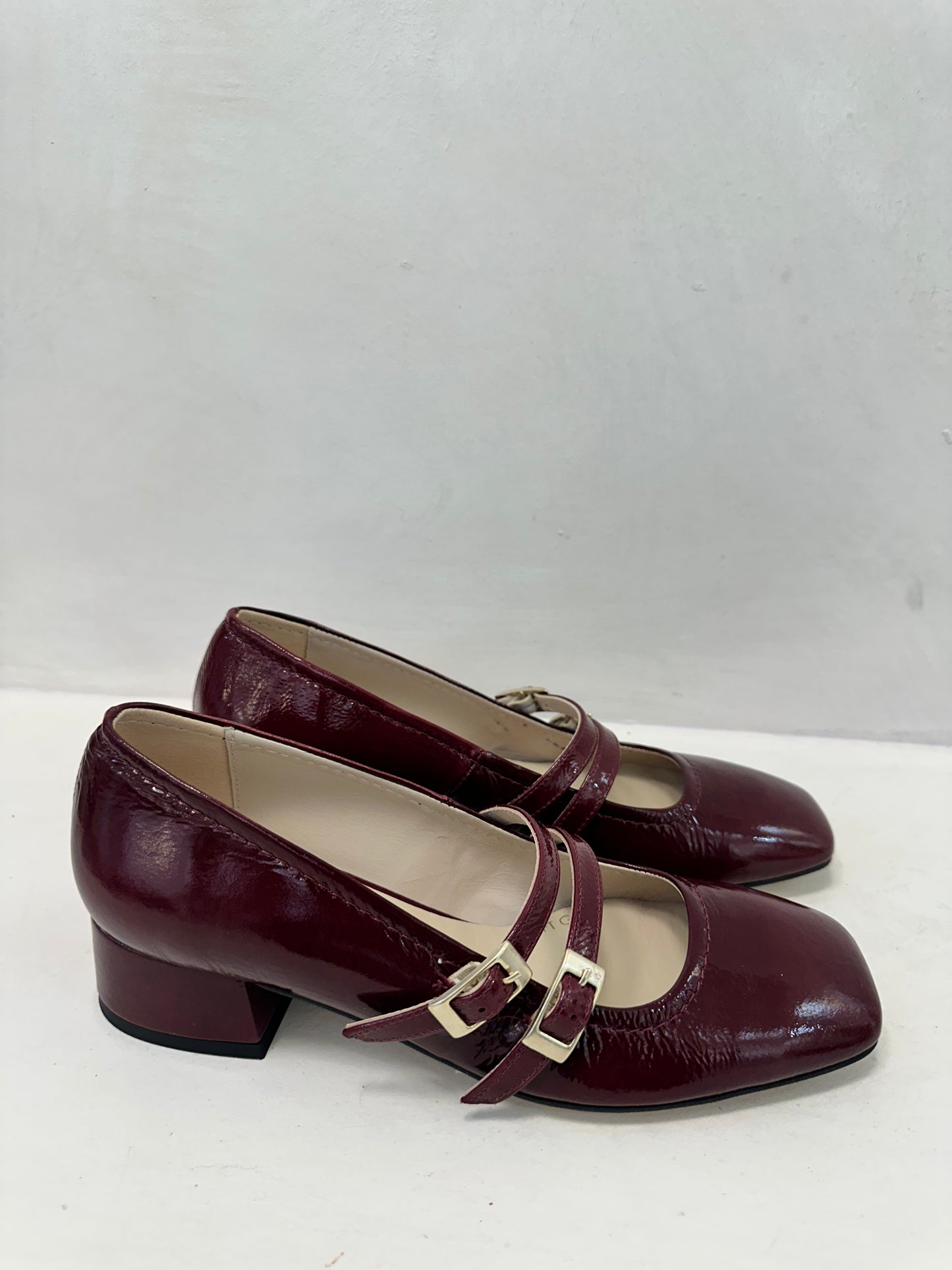 BURGUNDY BLOCK HEEL WITH STRAP- MARIAN