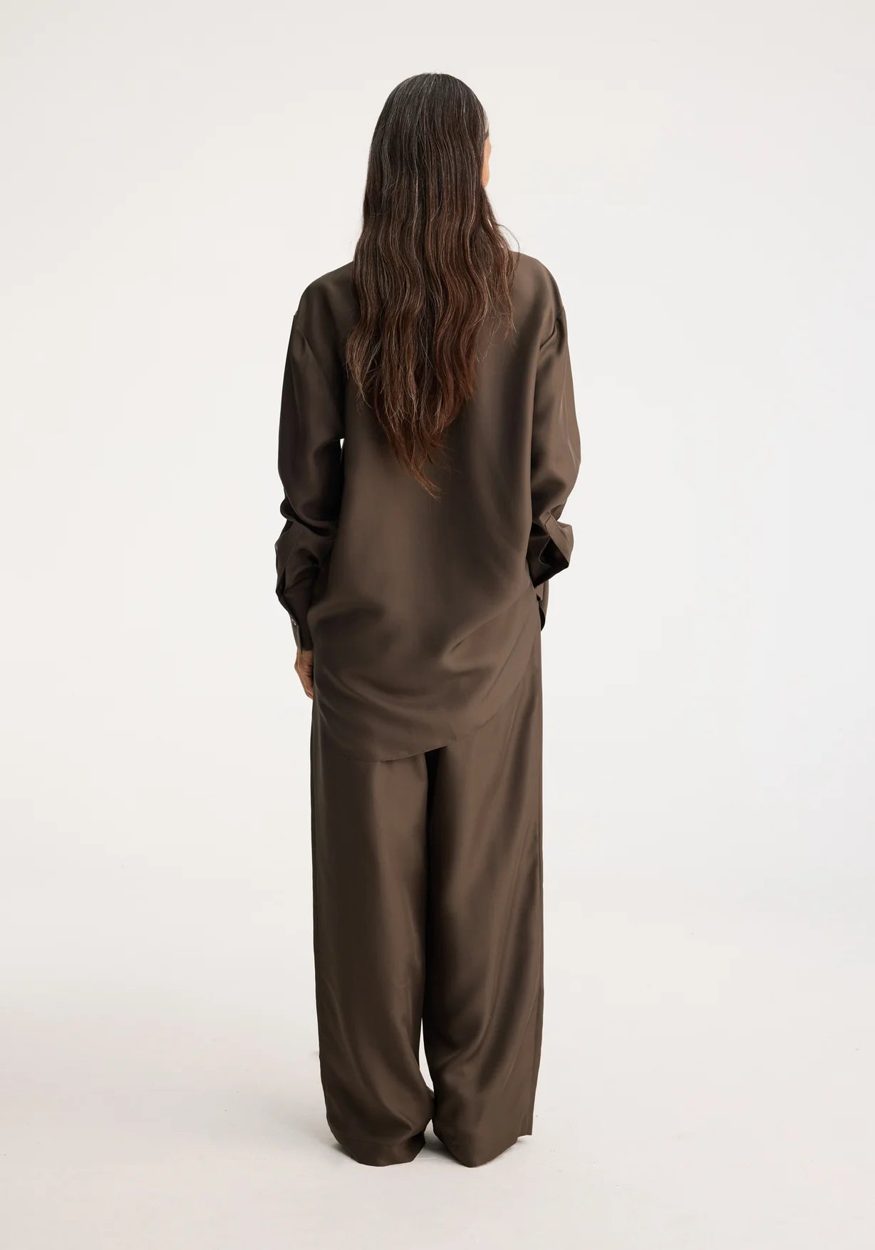 Relaxed Silk Trouser in Taupe
