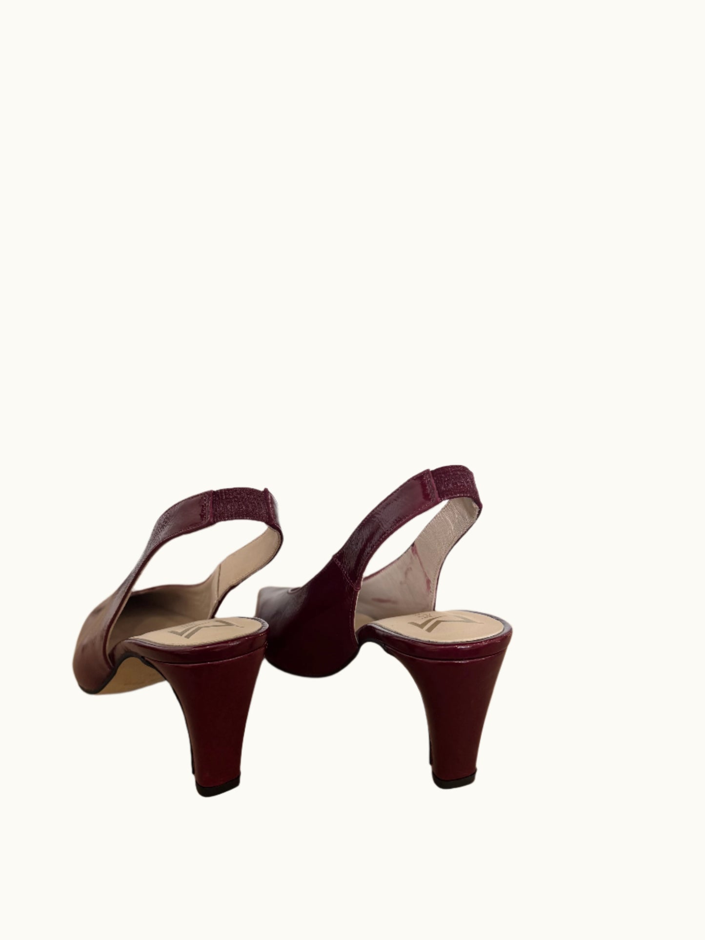 Venecia Pointy Toe Heel in Burgundy