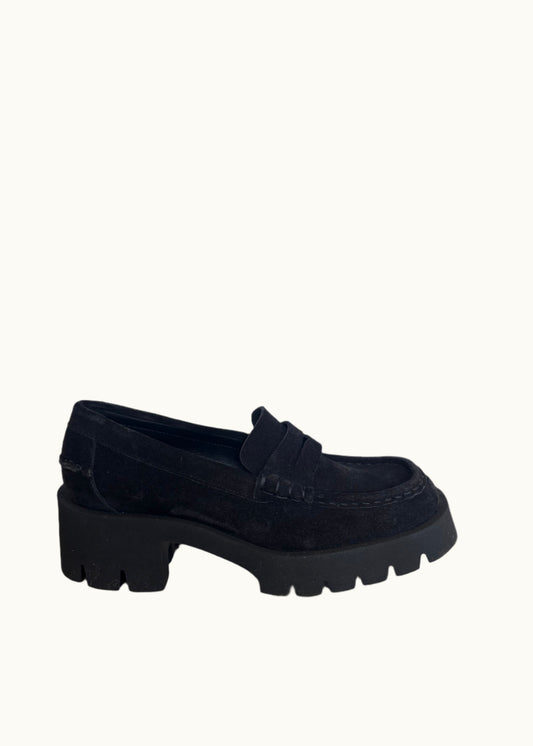 Tady Lightweight Midi Loafer in Suede Black