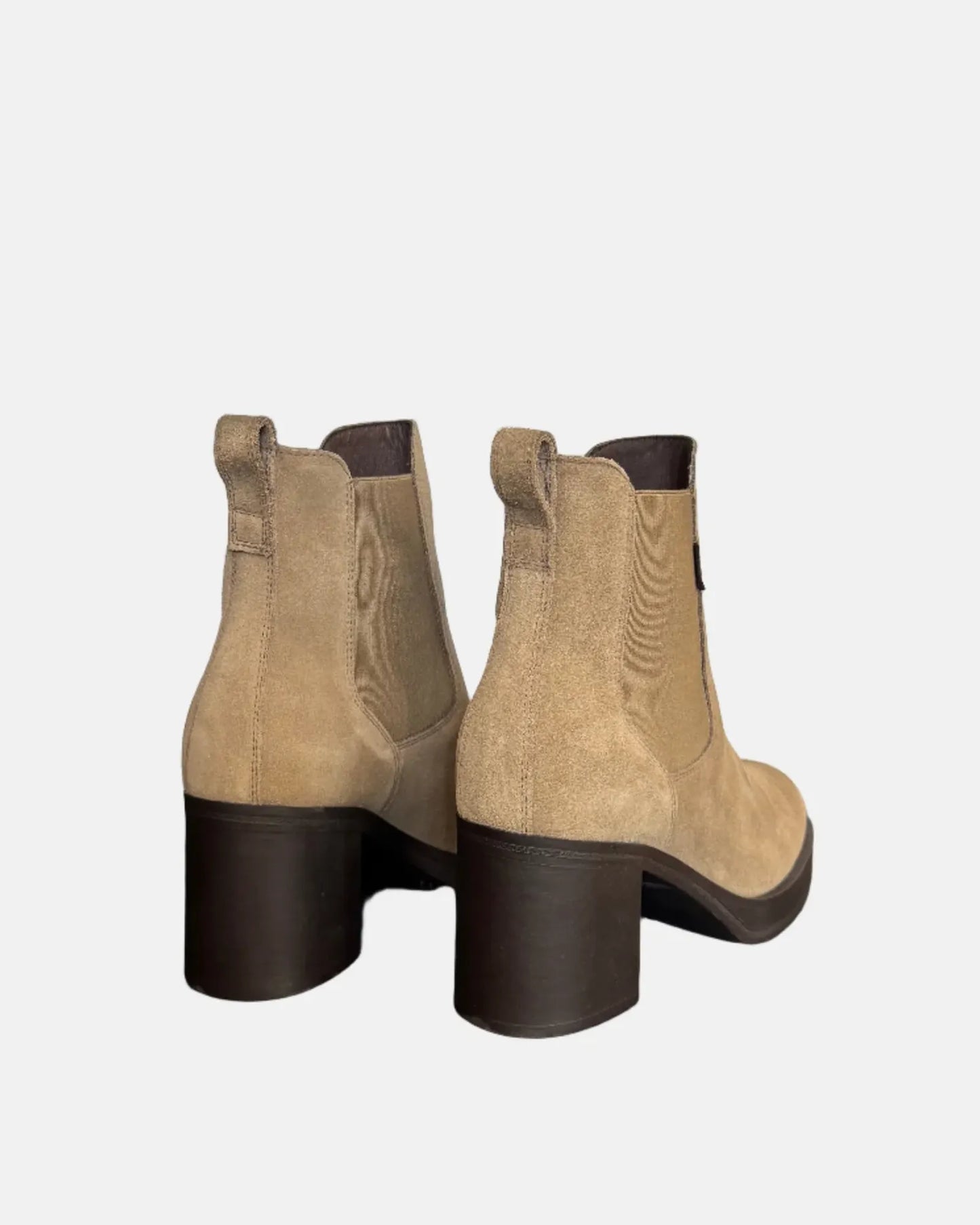 Block Heel Boot in Suede Taupe