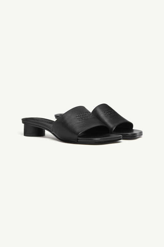 Anatomic sandals in Black