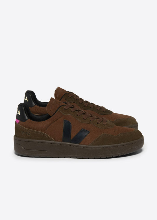V90 Sneakers in  Suede Walnut Black