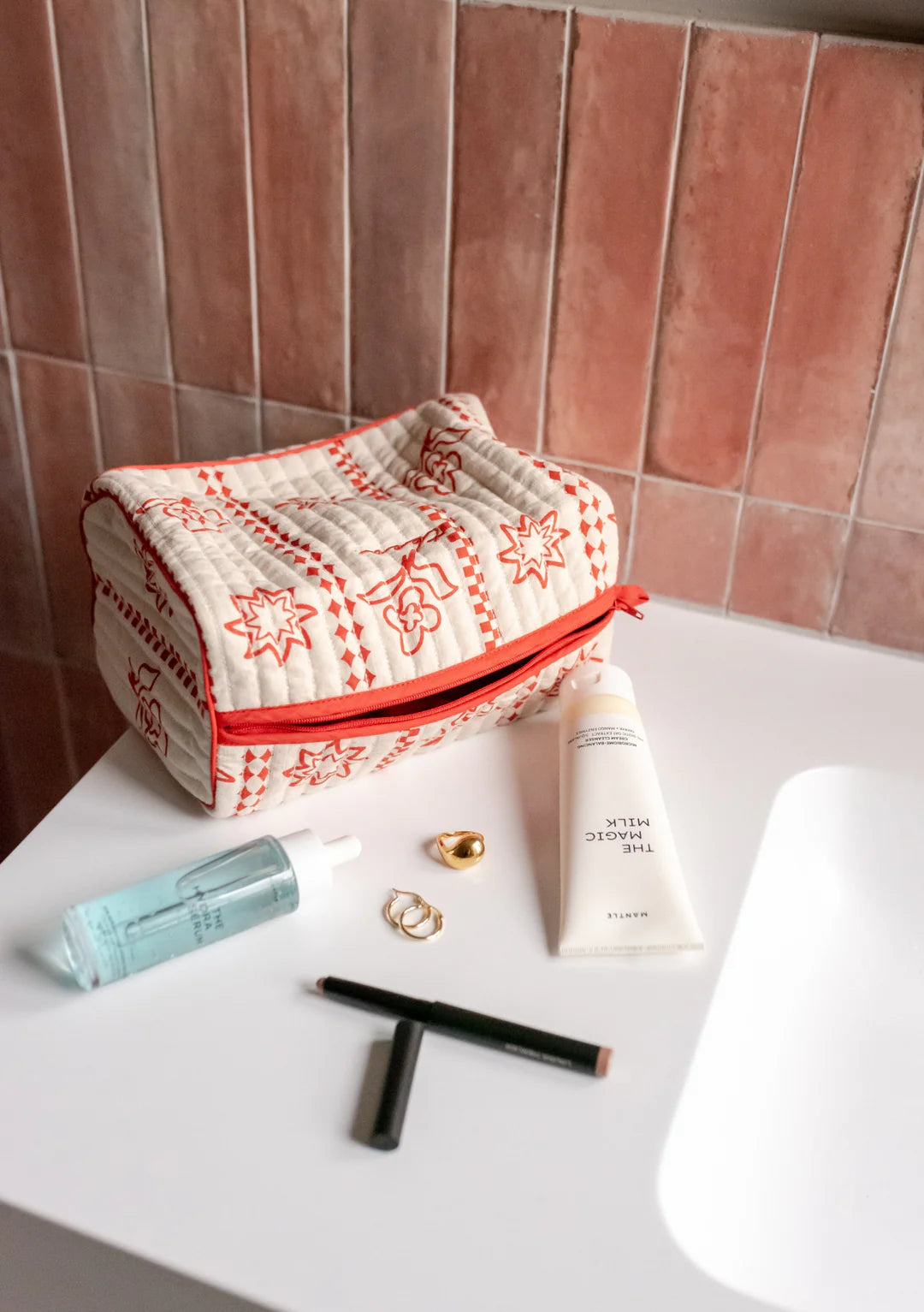 Cotton Wash Bag in Flora Sun
