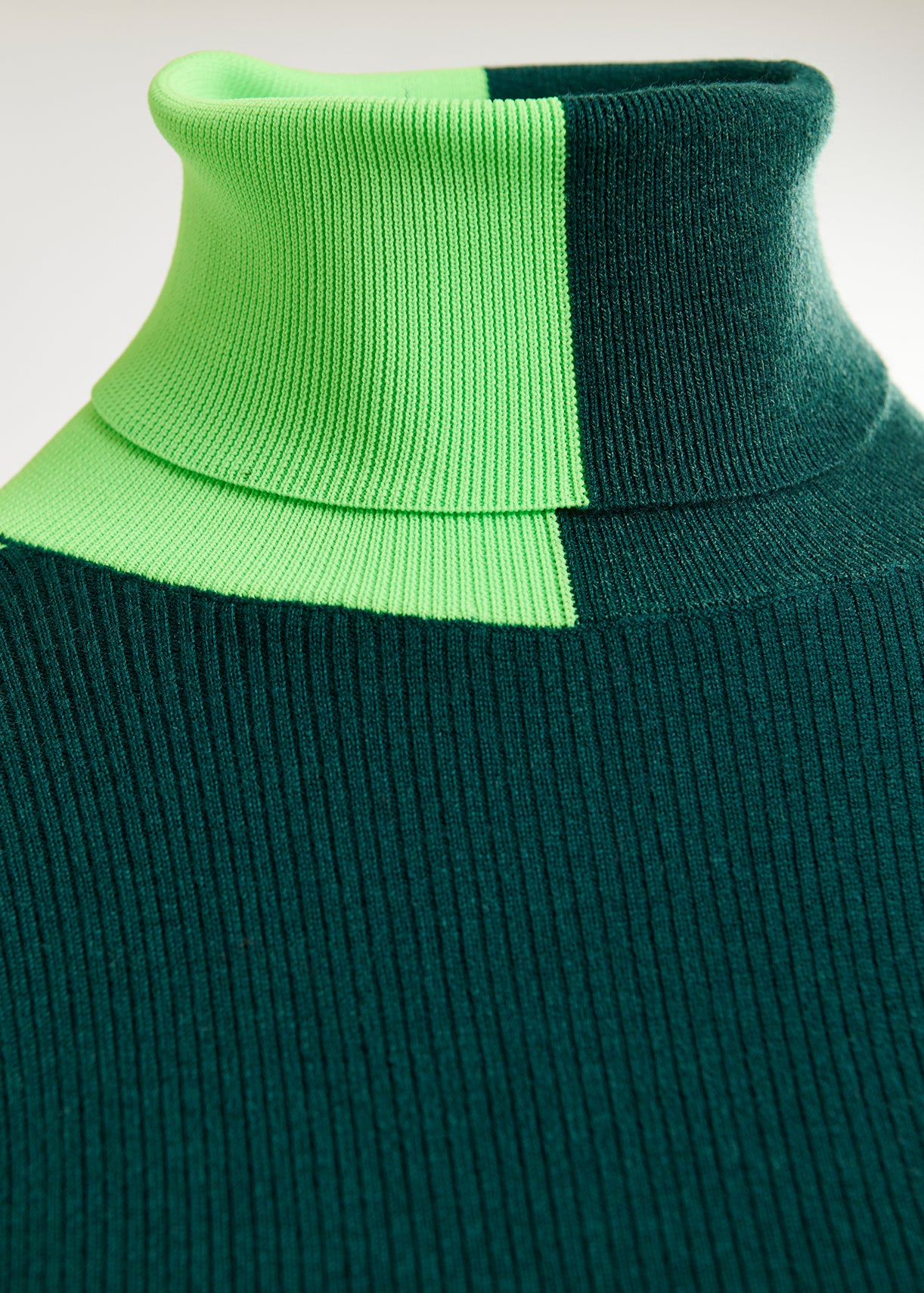 Iffort bicolour fitted pull