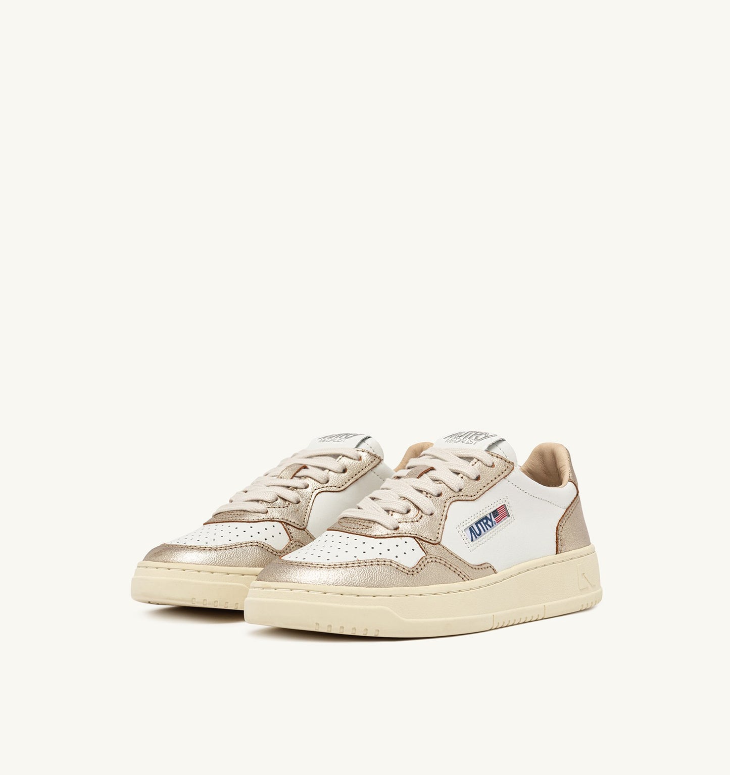 Medalist Low Sneakers in White Leather Platinum