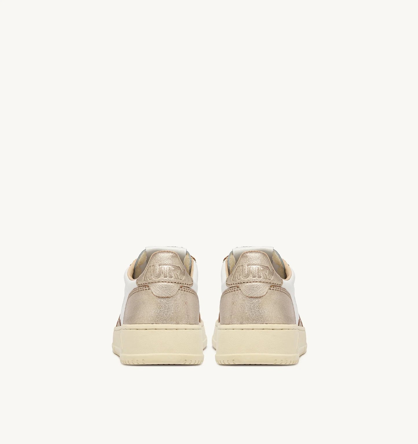 Medalist Low Sneakers in White Leather Platinum