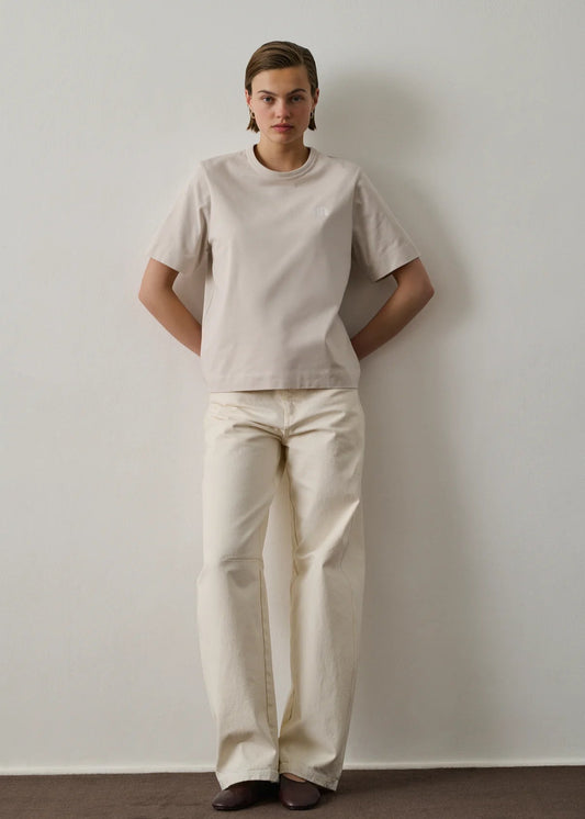 Eileen Tee in Chalk