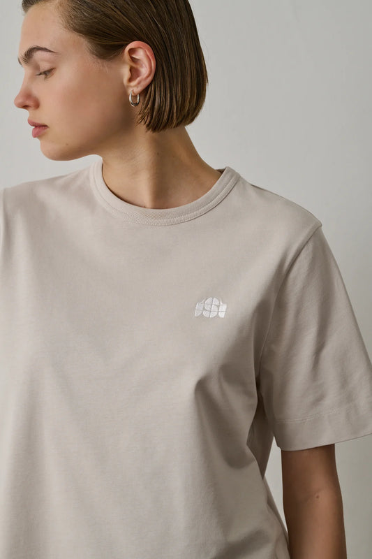 Eileen Tee in Chalk