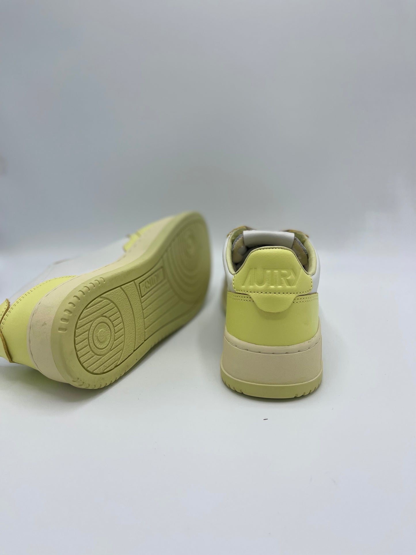MEDALIST SNEAKER LIME - AUTRY
