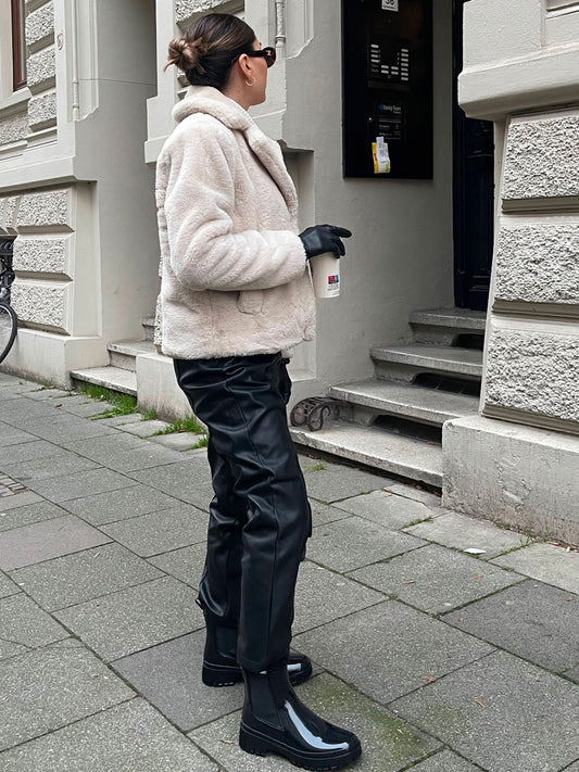 Peachy Boots In Black