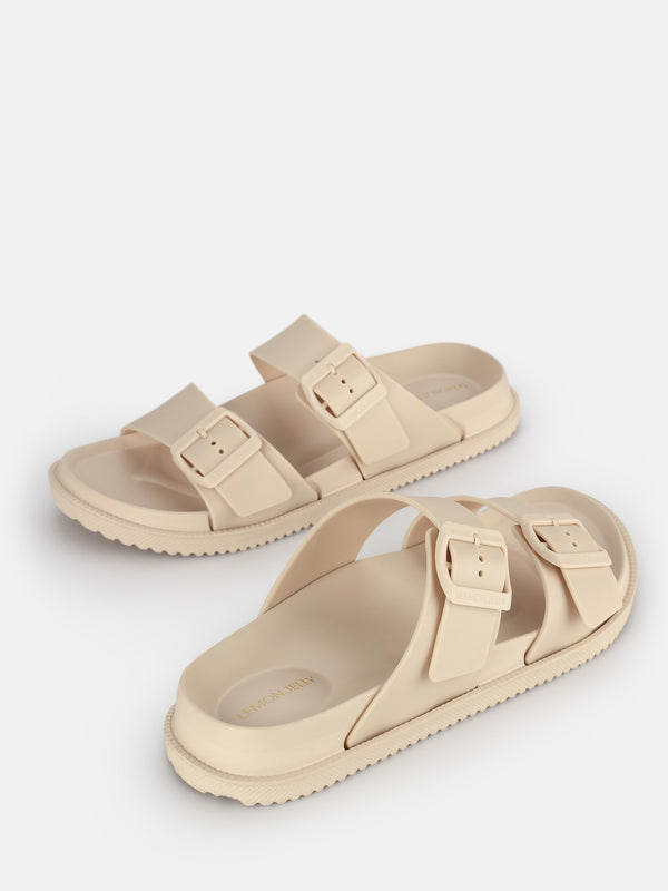 Elise Sandal in Desert
