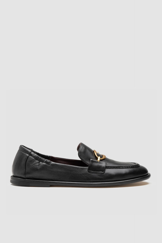 Loafer with Chain in Black