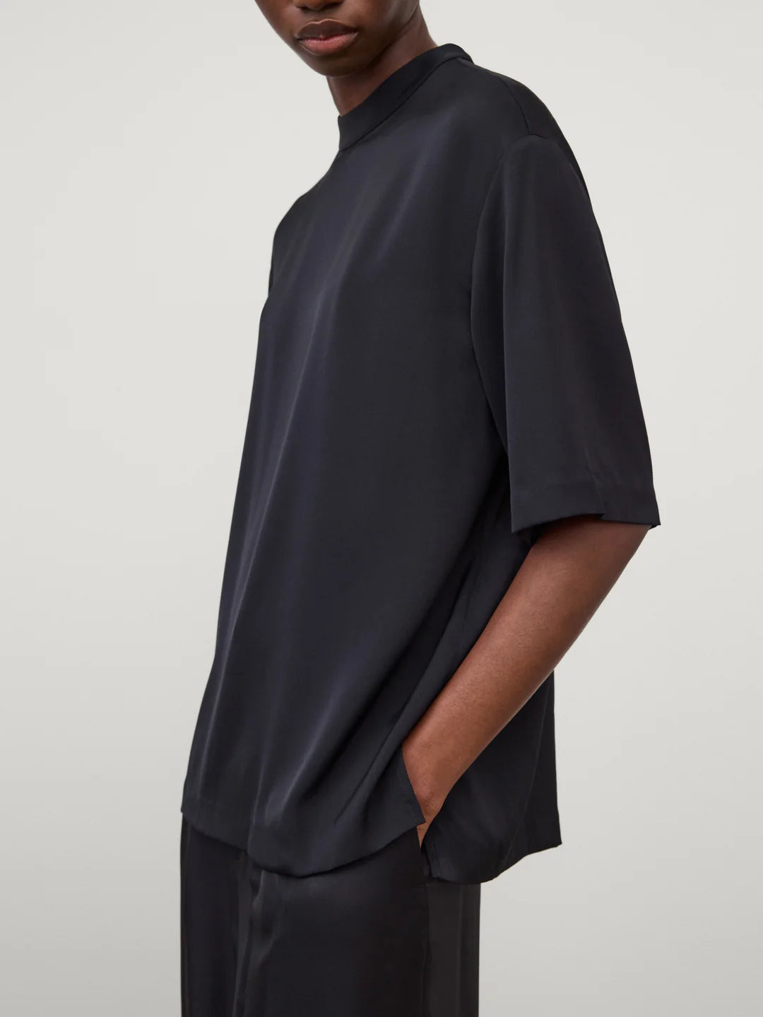 Oversized Round Neck T-Shirt in Midnight