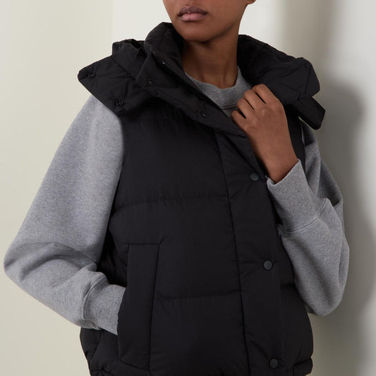 Wunder Puff Cropped Vest in Black