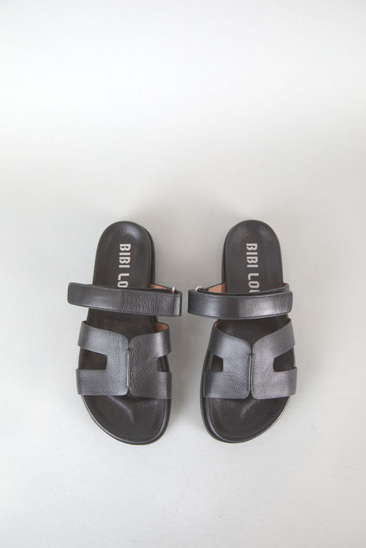 Mindy Flat Sandal in Black Leather