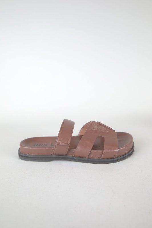 Mindy Flat Sandal in Brown