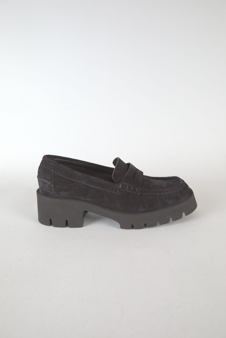 Tady Lightweight Midi Loafer in Suede Black