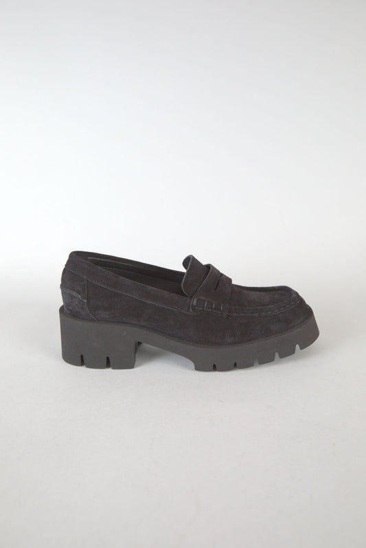 Tady Lightweight Midi Loafer in Suede Black