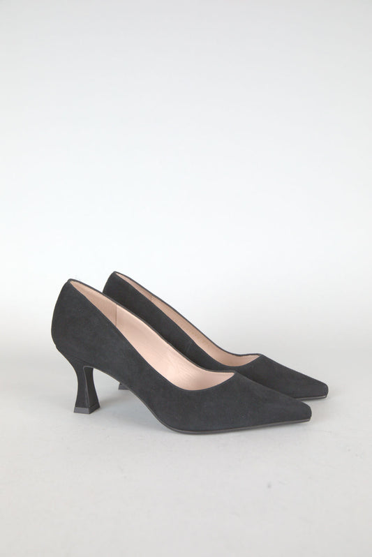 Jona Heel in Black Suede