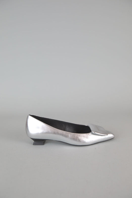 Belle Pointed Toe Buckle Shoe in Metallic Leather