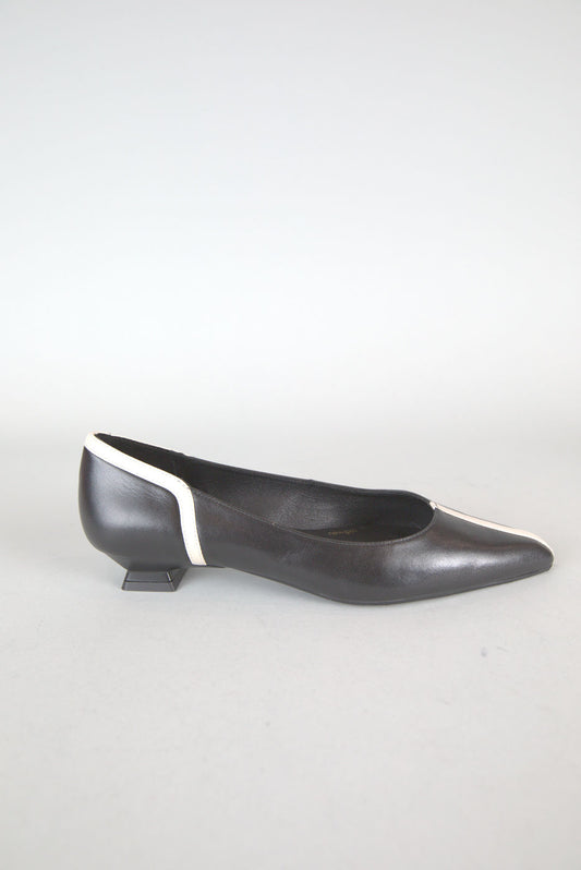 Belle Pointed Toe Shoe in Black & Cream Stripe