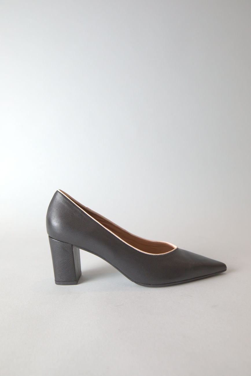 Canada Heels in Black