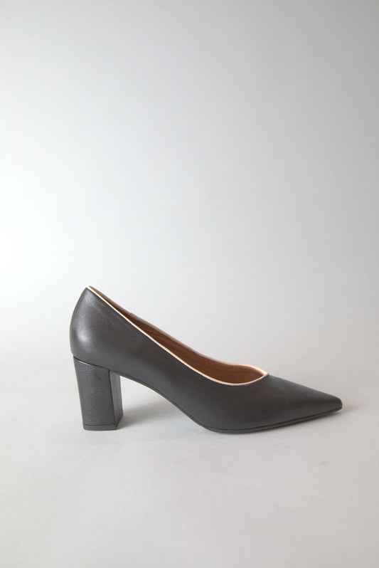Canada Heels in Black