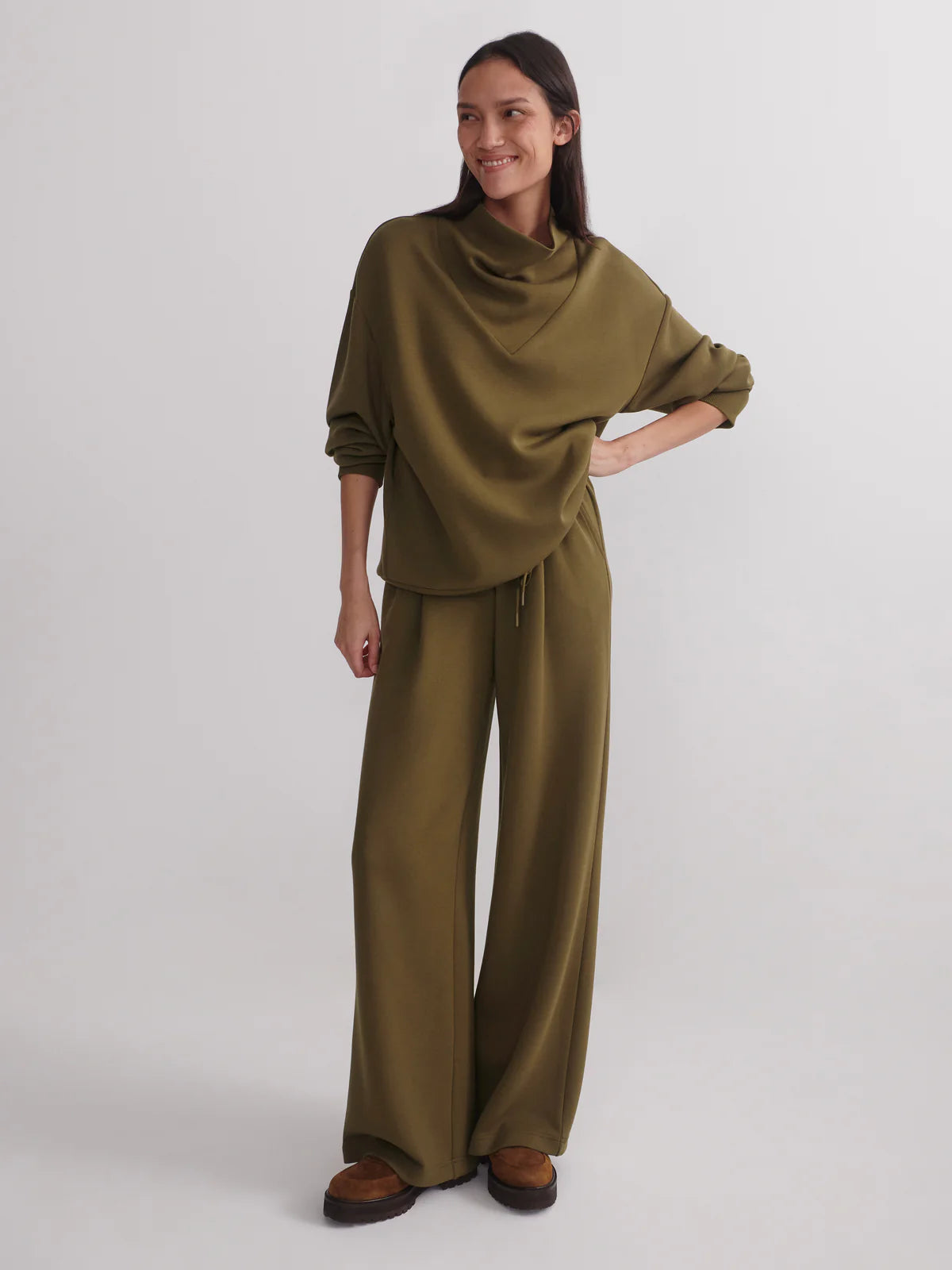 The Extra Wide Leg Pant 29.5" in Military Olive