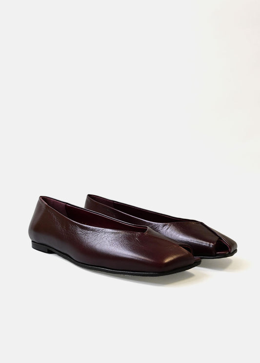 Katia Rift Leather Ballet Flats in Burgundy