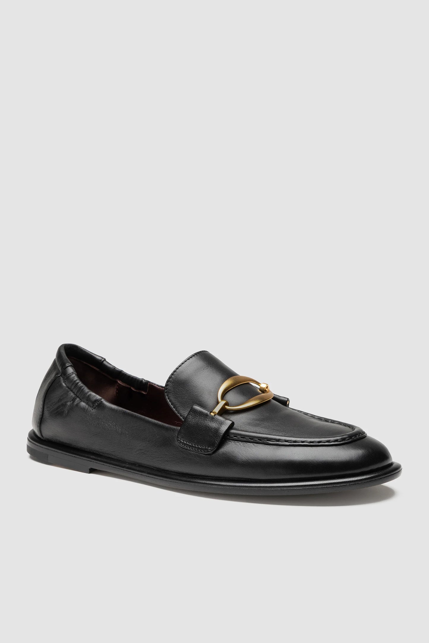 Loafer with Chain in Black